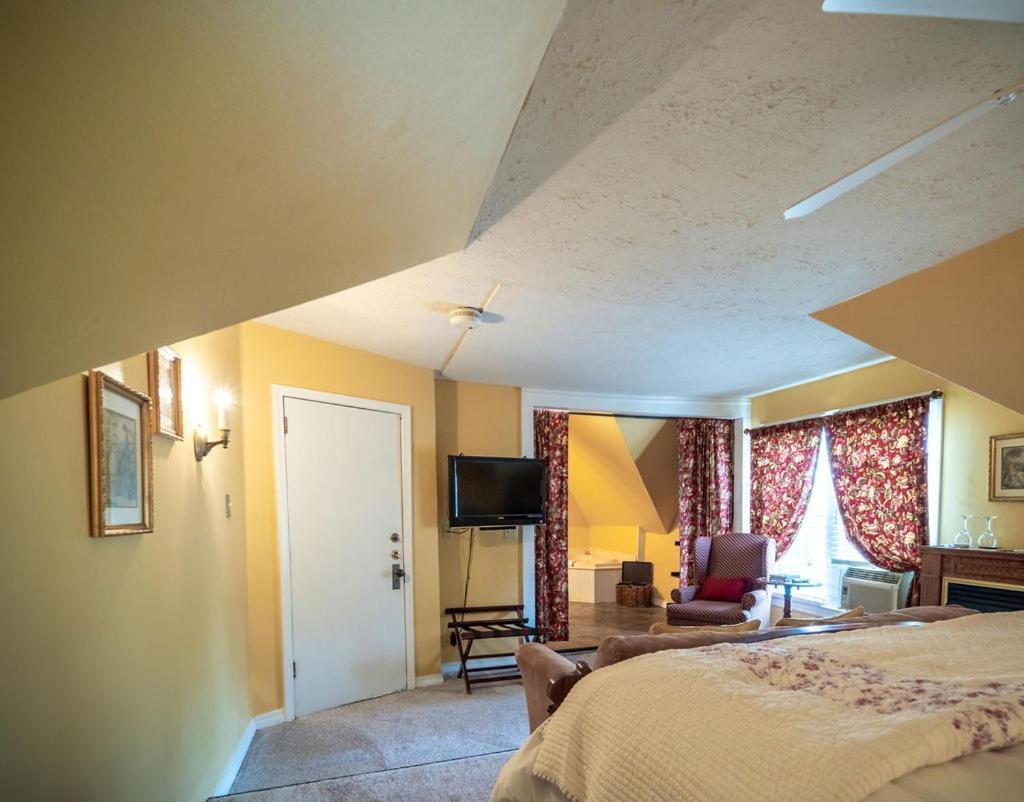 5 Ojo Inn Bed And Breakfast 尤里卡斯普林斯 外观 照片